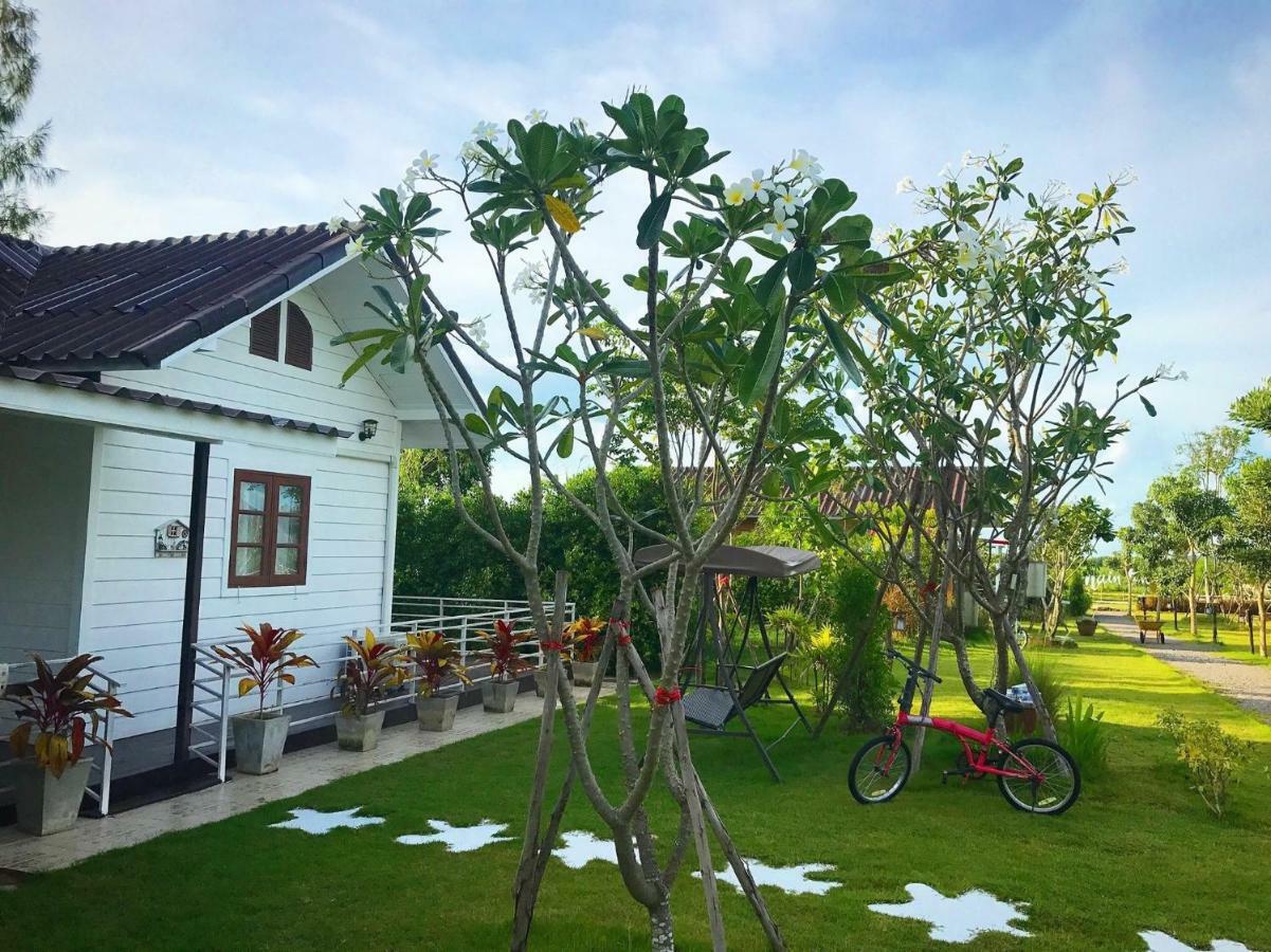 Terrua Main Ten Villa Garden Suan Phueng Exterior photo