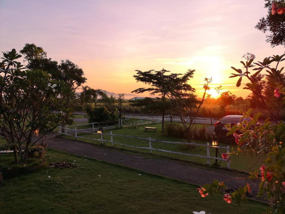 Terrua Main Ten Villa Garden Suan Phueng Exterior photo