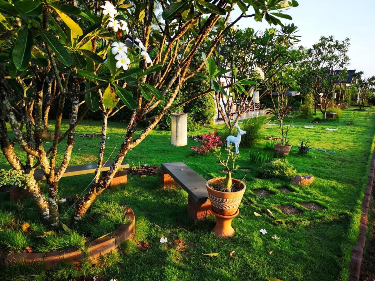 Terrua Main Ten Villa Garden Suan Phueng Exterior photo